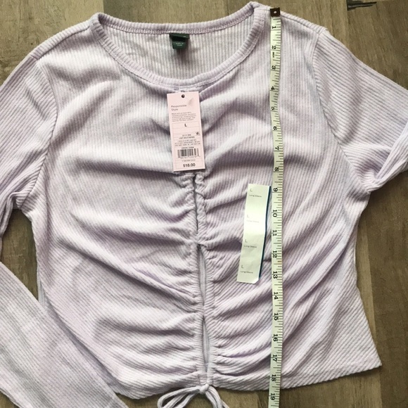 Cropped Long Sleeve with Draw String Women’s Large - Picture 6 of 8